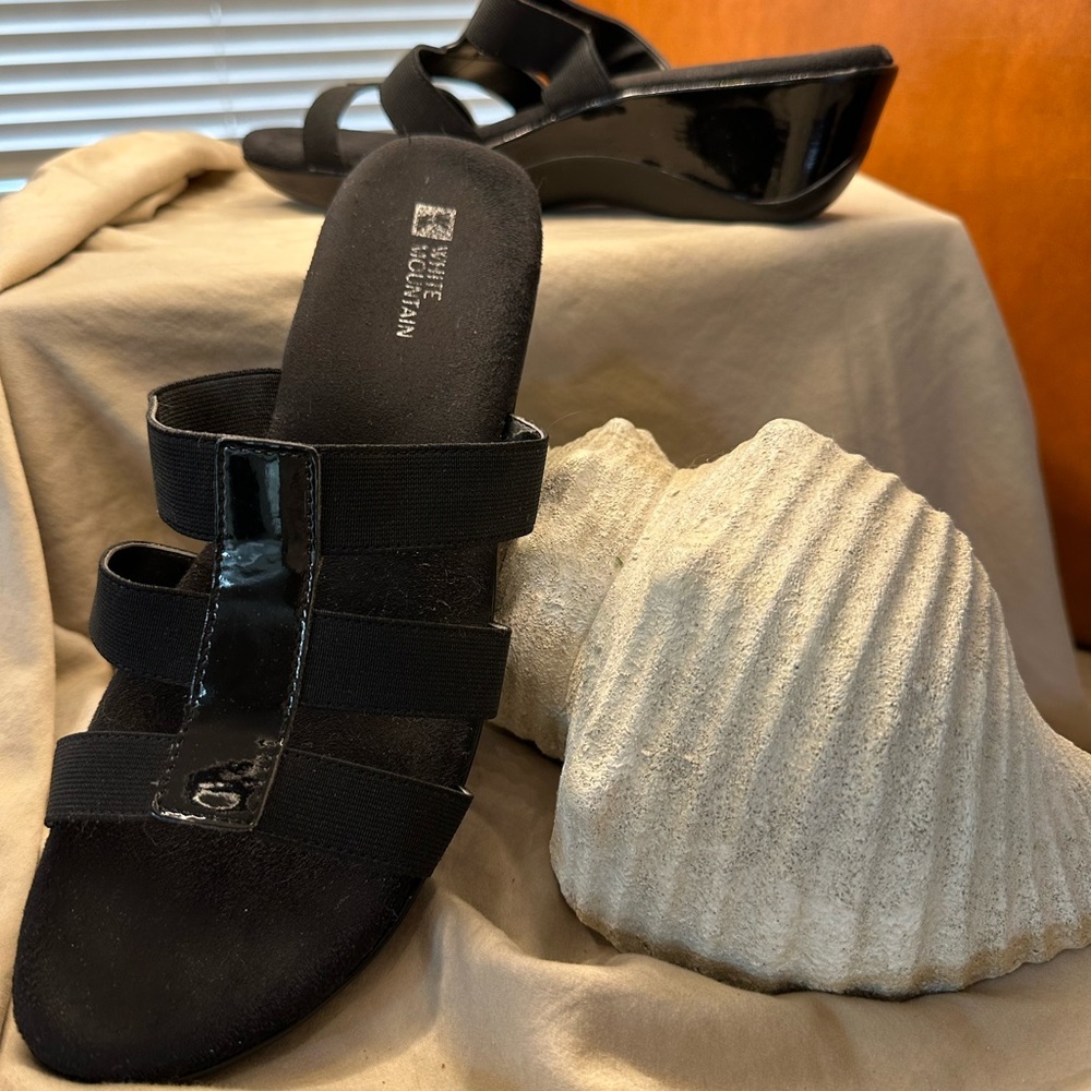 White Mountain Women's Black Sandals